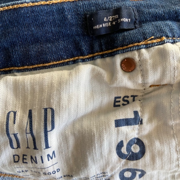 Women's High Rise Jean Shorts - Picture 3 of 3